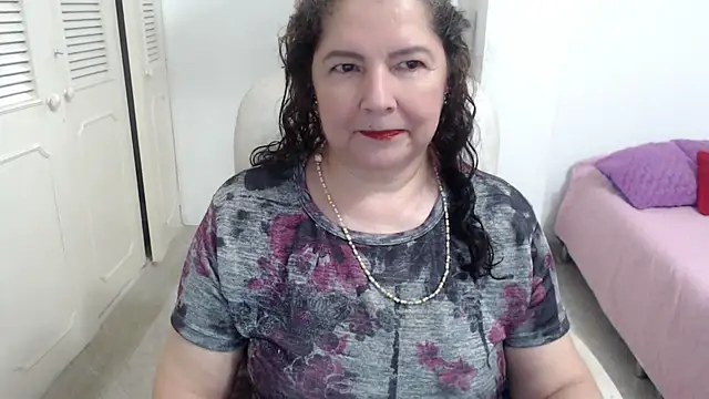 leonela 69 online show from April 27, 2026, 11:47 pm