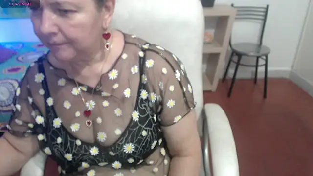 leonela 69 online show from March 3, 2025, 6:52 am