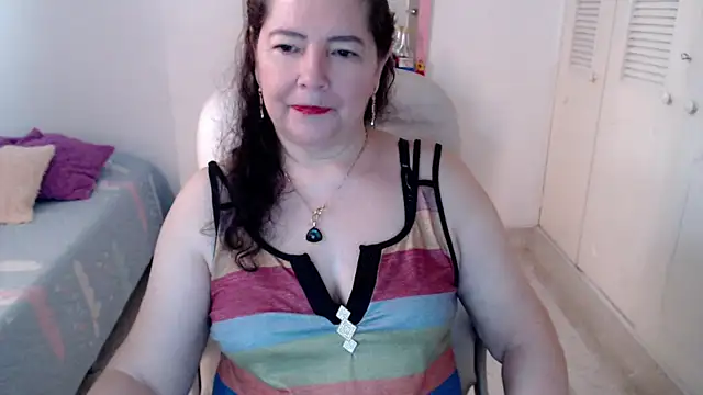 leonela 69 online show from July 24, 2026, 10:06 pm