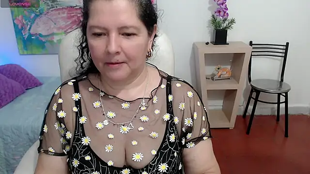 leonela 69 online show from March 15, 2025, 12:25 am