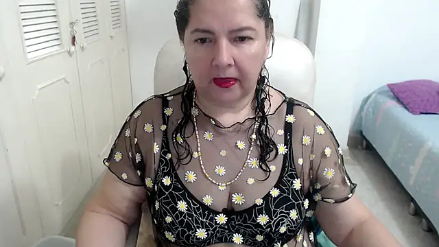 leonela 69 online show from April 11, 2026, 2:30 am