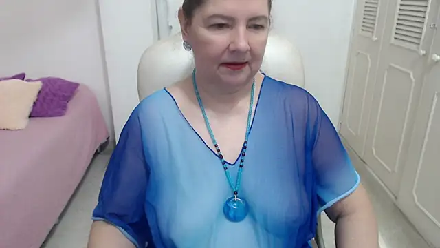 leonela 69 online show from July 6, 2026, 10:34 pm