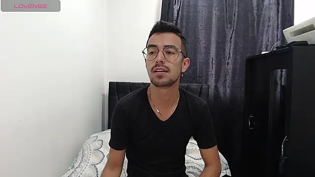 Demian val online show from March 7, 2025, 2:23 pm