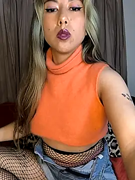 Snapshot of Tiff_Doll chatting on November 11, 2025, 8:47 pm Tiff Doll online show from November 11, 2025, 8:47 pm