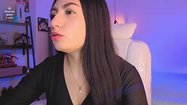 Miller Vanessa  online show from April 21, 2026, 8:37 pm