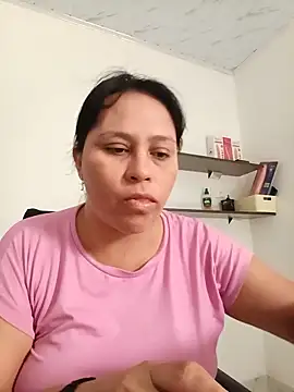 Snapshot of promiscuous-indecent-momm chatting on June 5, 2026, 1:17 pm promiscuous-indecent-momm online show from June 5, 2026, 1:17 pm