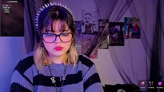 Snapshot of scarleth_shadow chatting on November 21, 2025, 11:59 pm scarleth shadow online show from November 21, 2025, 11:59 pm