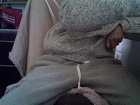 createur34 online show from December 4, 2025, 1:21 pm