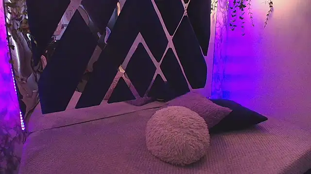 Snapshot of charlotte_bluee chatting on October 16, 2025, 6:38 pm charlotte bluee online show from October 16, 2025, 6:38 pm