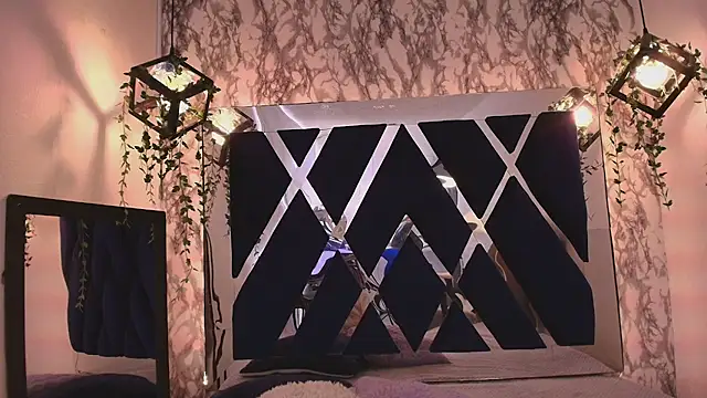 Snapshot of charlotte_bluee chatting on October 28, 2025, 6:29 pm charlotte bluee online show from October 28, 2025, 6:29 pm