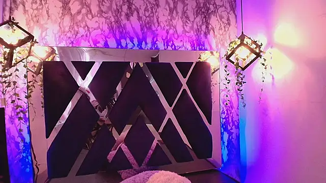 Snapshot of charlotte_bluee chatting on November 3, 2025, 12:20 pm charlotte bluee online show from November 3, 2025, 12:20 pm