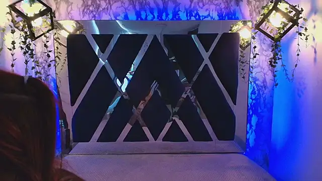 Snapshot of charlotte_bluee chatting on November 18, 2025, 6:44 pm charlotte bluee online show from November 18, 2025, 6:44 pm