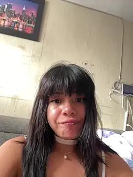 Snapshot of ZafiroKlein chatting on May 29, 2026, 9:43 pm ZafiroKlein online show from May 29, 2026, 9:43 pm