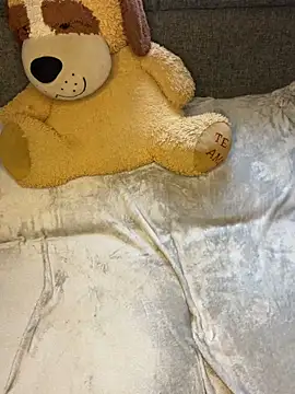 Snapshot of ZafiroKlein chatting on March 5, 2026, 8:16 pm ZafiroKlein online show from March 5, 2026, 8:16 pm