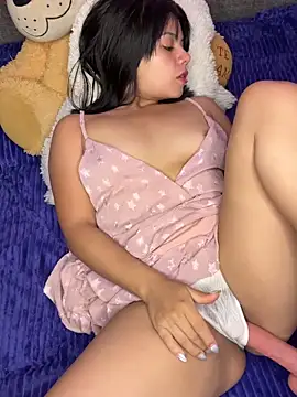 Snapshot of ZafiroKlein chatting on December 16, 2025, 7:51 pm ZafiroKlein online show from December 16, 2025, 7:51 pm