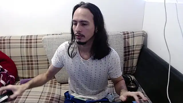Snapshot of cholitohermoso chatting on June 28, 2026, 11:33 pm cholitohermoso online show from June 28, 2026, 11:33 pm