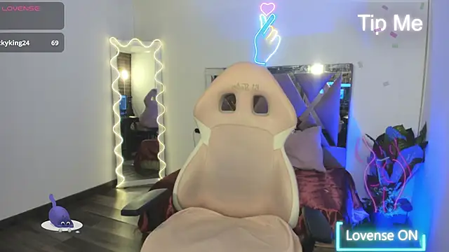 Snapshot of LUDO_KITTY_TAY chatting on February 25, 2025, 2:36 am LUDO KITTY TAY online show from February 25, 2025, 2:36 am