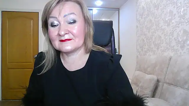 Snapshot of Victoria_secrets_ chatting on October 13, 2025, 2:18 pm Victoria secrets online show from October 13, 2025, 2:18 pm