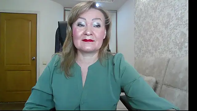 Snapshot of Victoria_secrets_ chatting on October 15, 2025, 6:22 am Victoria secrets online show from October 15, 2025, 6:22 am