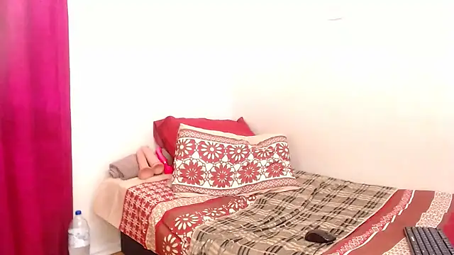 CurvyCutiexx94 online show from November 11, 2025, 5:57 am