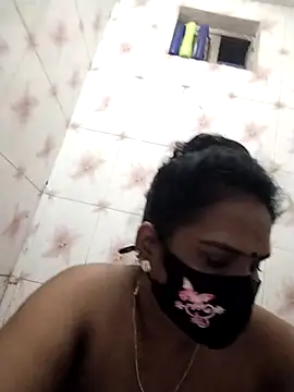 Snapshot of Mitila-3232 chatting on October 30, 2025, 11:45 pm Mitila-3232 online show from October 30, 2025, 11:45 pm