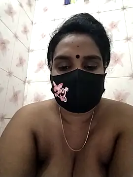 Snapshot of Mitila-3232 chatting on October 4, 2025, 12:34 am Mitila-3232 online show from October 4, 2025, 12:34 am