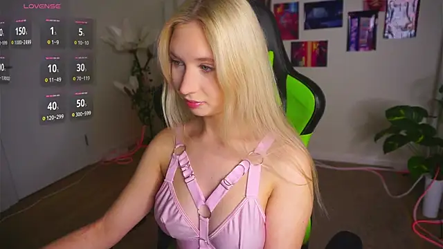 charm adel online show from November 11, 2025, 10:21 am