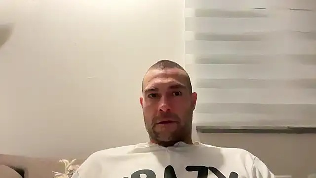 Snapshot of Jackcazzone_82 chatting on March 3, 2025, 10:31 pm Jackcazzone 82 online show from March 3, 2025, 10:31 pm