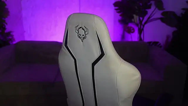 Layla Sweet  online show from January 18, 2026, 3:32 am