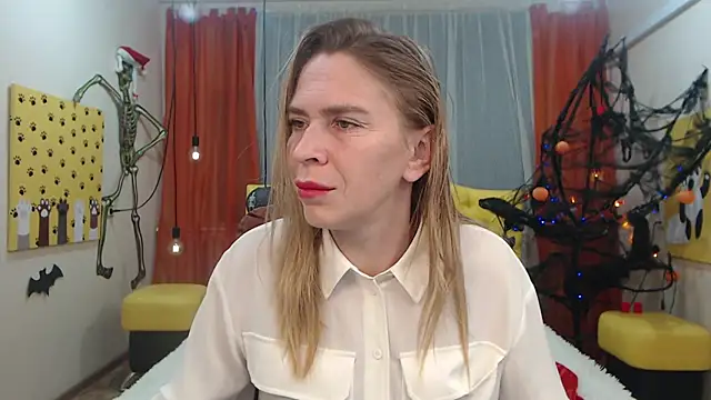 Snapshot of TessaDaybreak chatting on October 11, 2025, 6:58 am TessaDaybreak online show from October 11, 2025, 6:58 am