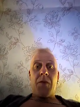 Snapshot of Teemu chatting on November 8, 2025, 2:20 pm Teemu online show from November 8, 2025, 2:20 pm