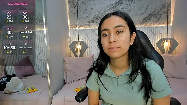 lucelly 15 online show from December 14, 2025, 11:27 am