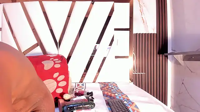 ebony valentina online show from May 20, 2026, 1:46 am
