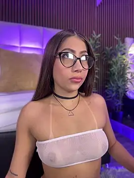 Snapshot of MelanieHillss chatting on July 22, 2026, 4:36 am MelanieHillss online show from July 22, 2026, 4:36 am