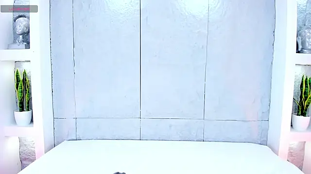 Snapshot of MiaMistrex chatting on November 9, 2025, 4:27 am MiaMistrex online show from November 9, 2025, 4:27 am