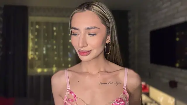 Snapshot of alissadreams chatting on February 8, 2026, 6:05 pm alissadreams online show from February 8, 2026, 6:05 pm