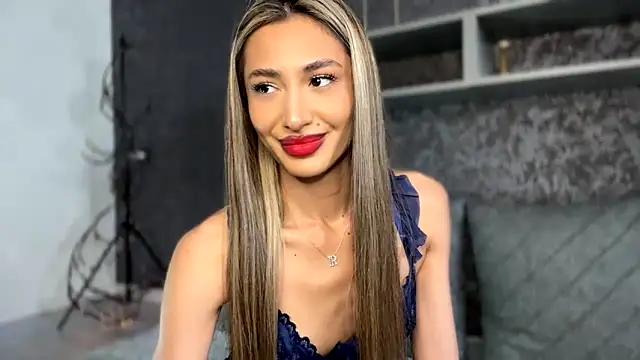 Snapshot of alissadreams chatting on June 18, 2026, 12:10 pm alissadreams online show from June 18, 2026, 12:10 pm
