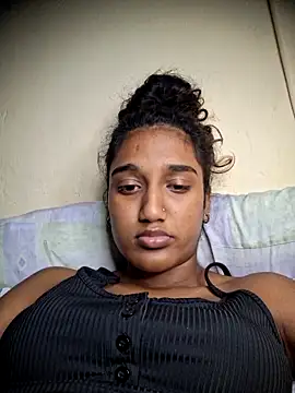 indianpink lips online show from November 12, 2025, 5:50 pm