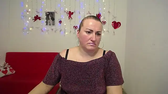 DianaMGG online show from February 12, 2026, 8:58 am