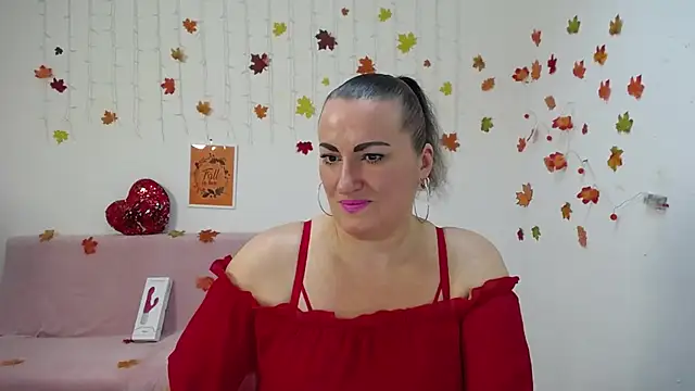 DianaMGG online show from November 18, 2025, 6:17 am