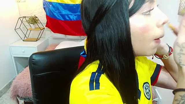 Snapshot of camilah_tk chatting on June 11, 2026, 12:35 pm camilah tk online show from June 11, 2026, 12:35 pm
