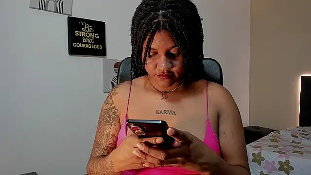 Snapshot of ZahraRose chatting on October 31, 2025, 8:05 pm ZahraRose online show from October 31, 2025, 8:05 pm