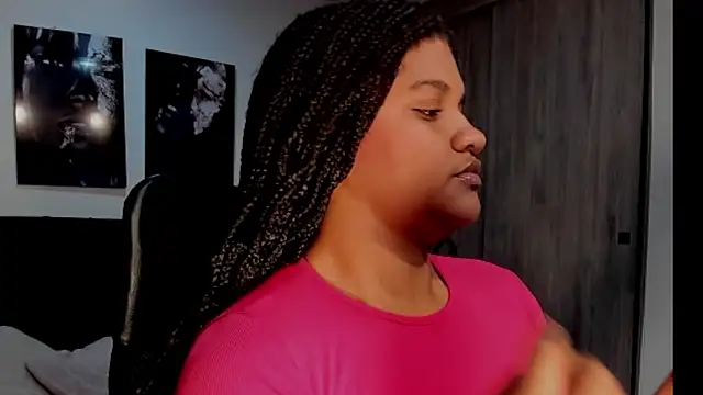 Snapshot of ZahraRose chatting on October 17, 2025, 8:10 pm ZahraRose online show from October 17, 2025, 8:10 pm