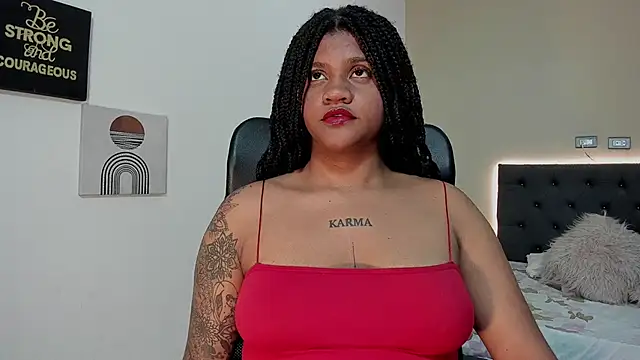 Snapshot of ZahraRose chatting on October 24, 2025, 9:14 pm ZahraRose online show from October 24, 2025, 9:14 pm