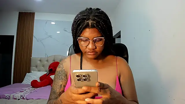 ZahraRose online show from February 13, 2026, 10:59 am