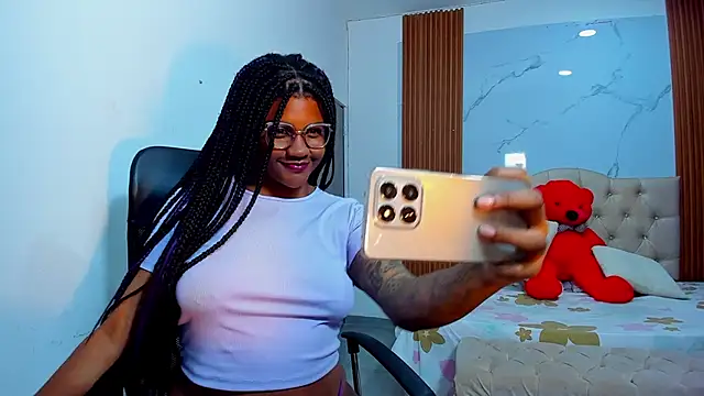 ZahraRose online show from January 7, 2026, 8:03 pm