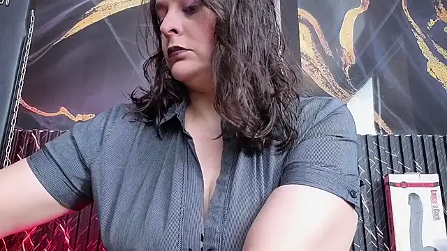 Snapshot of AmandaKovich chatting on November 7, 2025, 7:18 pm AmandaKovich online show from November 7, 2025, 7:18 pm