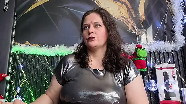 Snapshot of AmandaKovich chatting on December 3, 2025, 7:24 pm AmandaKovich online show from December 3, 2025, 7:24 pm