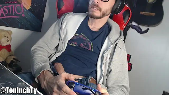 Snapshot of teninchty chatting on December 3, 2025, 4:39 pm teninchty online show from December 3, 2025, 4:39 pm