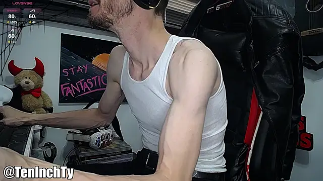 Snapshot of teninchty chatting on October 25, 2025, 6:19 pm teninchty online show from October 25, 2025, 6:19 pm